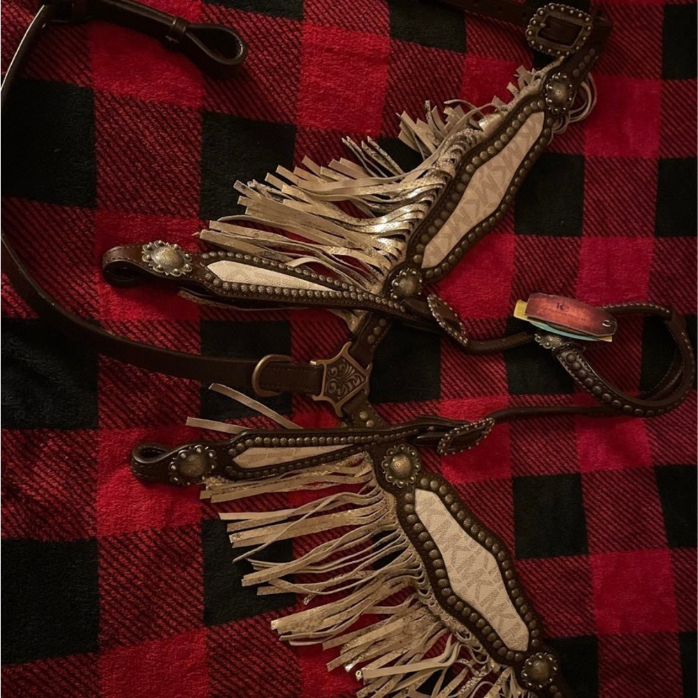Klassy Cowgirl Tack Set